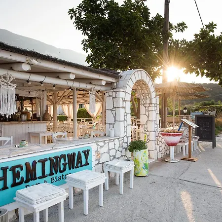 Barefoot Contessa * لورداهاتا