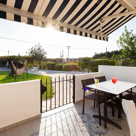 Barefoot Contessa * Lourdata (Kefalonia)