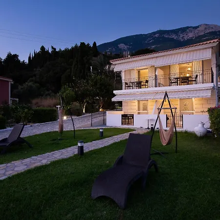 Barefoot Contessa * Lourdata (Kefalonia)